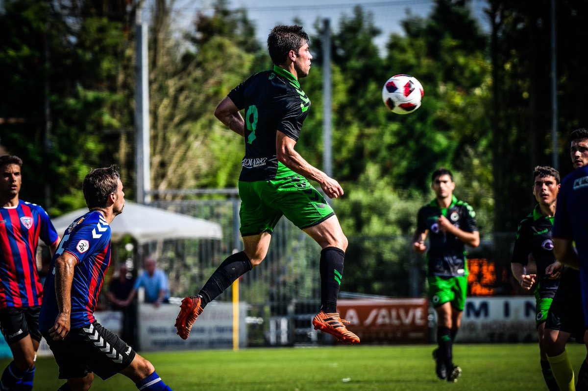 ¡El Trofeo <a href="/hummelspain/">hummel ES-PT</a> 2018 es para la <a href="/SDLEIOAoficial/">S.D. Leioa</a>! 🏆

¡<a href="/realracingclub/">Real Racing Club</a> y <a href="/SDLEIOAoficial/">S.D. Leioa</a> han ofrecido una gran imagen y han plasmado los valores #hummelSport sobre el césped! 👏🏼⚽️