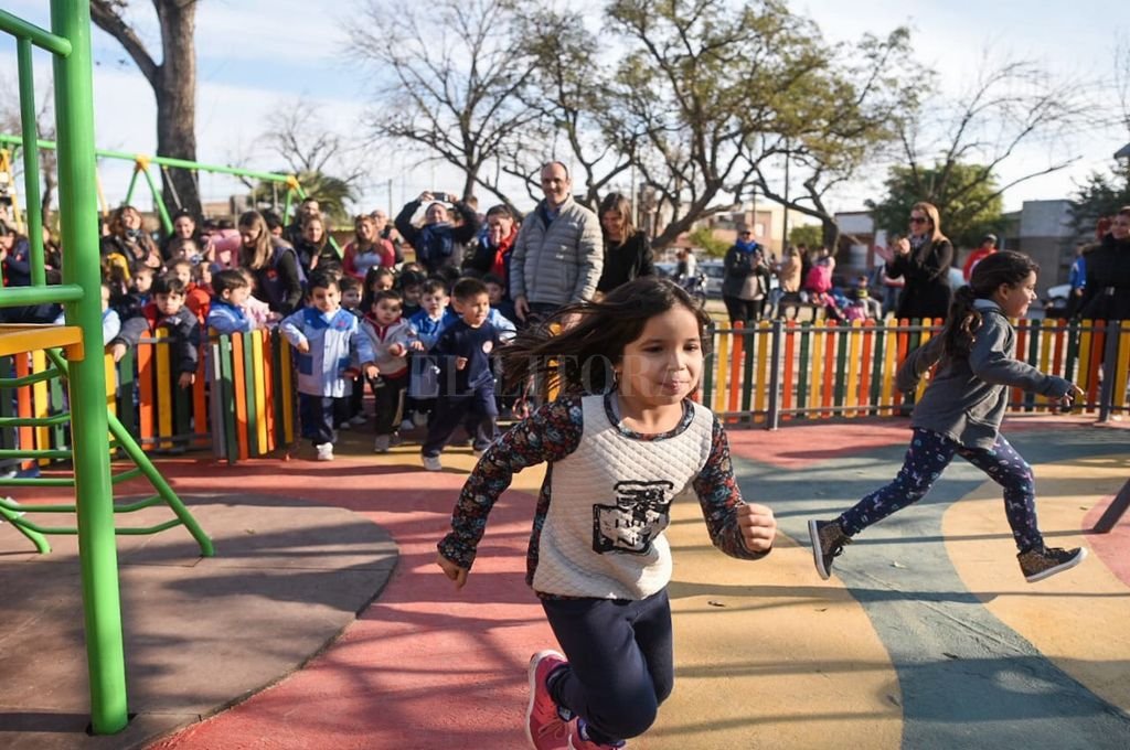 ellitoral's tweet photo. Se inauguró la remodelación de la plaza Fournier en Don Bosco https://t.co/Wd8uR4g15o https://t.co/ciBUdvzUvr