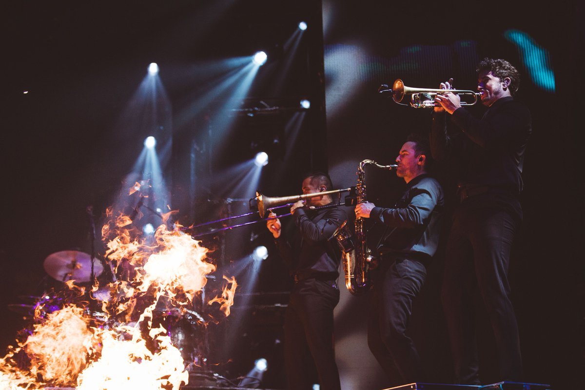 PanicAtTheDisco's tweet image. Fuck yeah Friday in Houston 😏