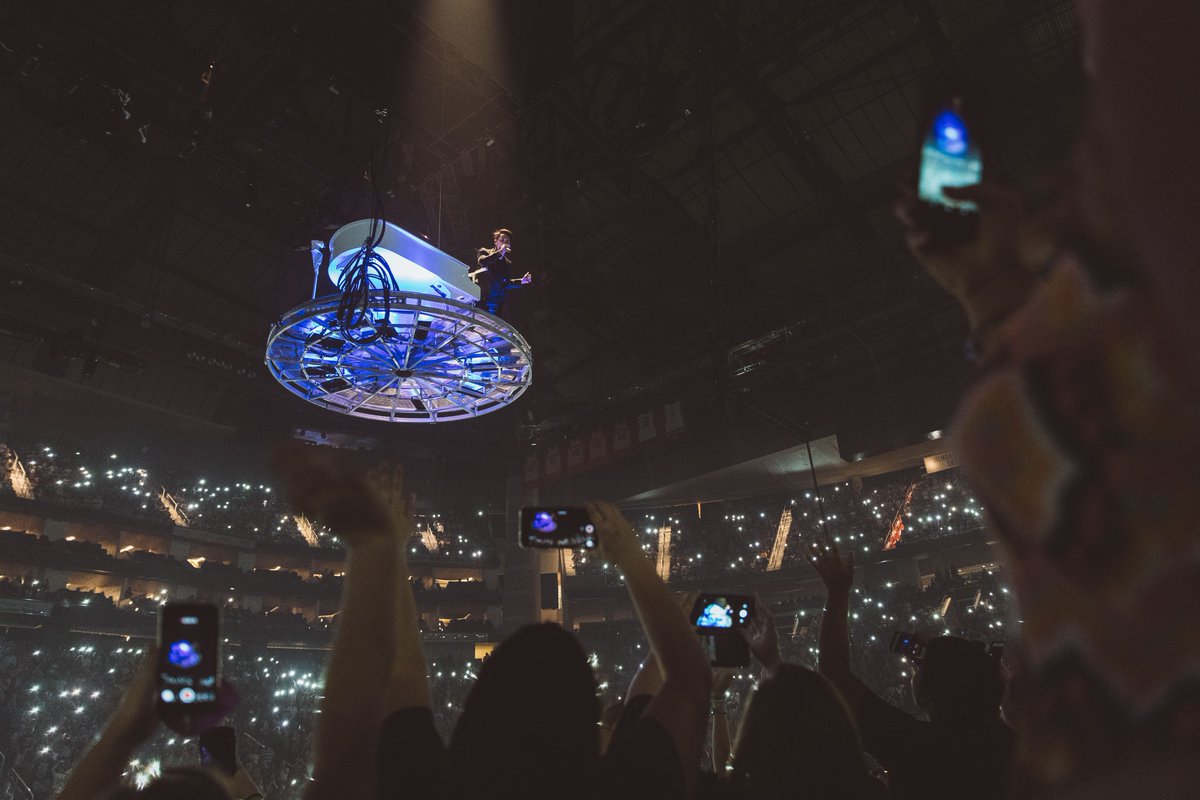 PanicAtTheDisco's tweet image. Fuck yeah Friday in Houston 😏