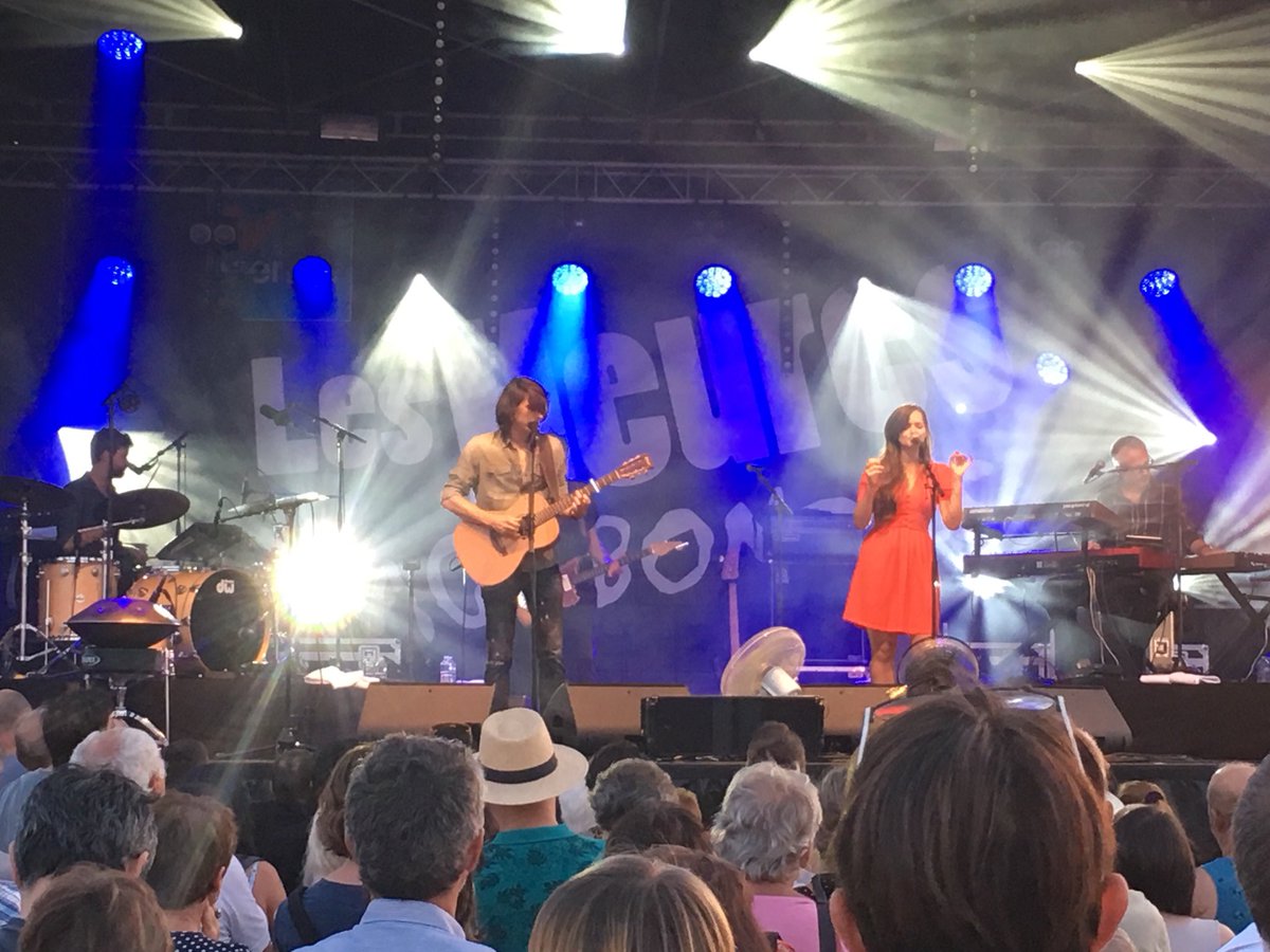 departement86's tweet photo. Les élus ouvrent le concert de @Alioseofficiel à Sévigny dans le cadre des Heures Vagabondes. https://t.co/Zevd8Z8Inx