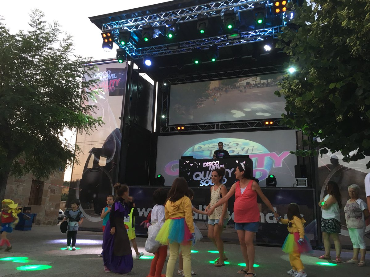 Empiezan las fiestas de #CascajaresDeLaSierra con un gran ambiente gracias a nuestros amigos de <a href="/Q_QualitySound/">Quality Sound</a>