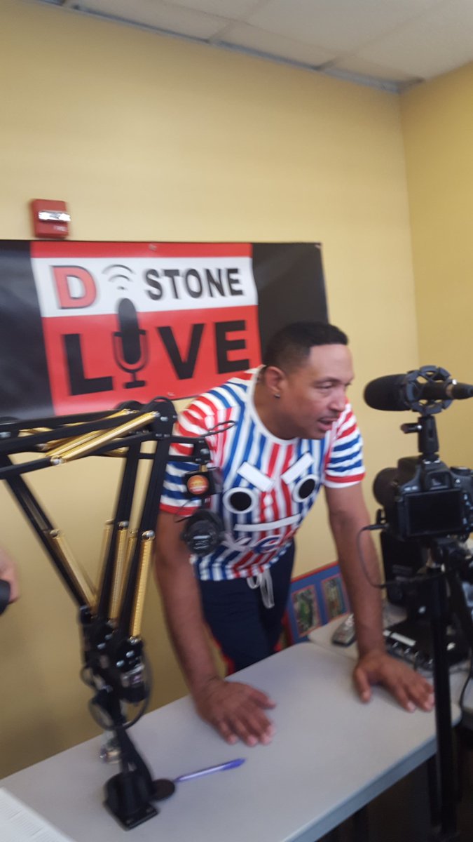 ChefDEEvans's tweet photo. @Dstonepony live #HappyBDayStone
#DStone
#Hotgame
#ChicagoBears
#LebronJames 
#Lollapaloza
#NFL
#NBA https://t.co/mtXP8HG8v4