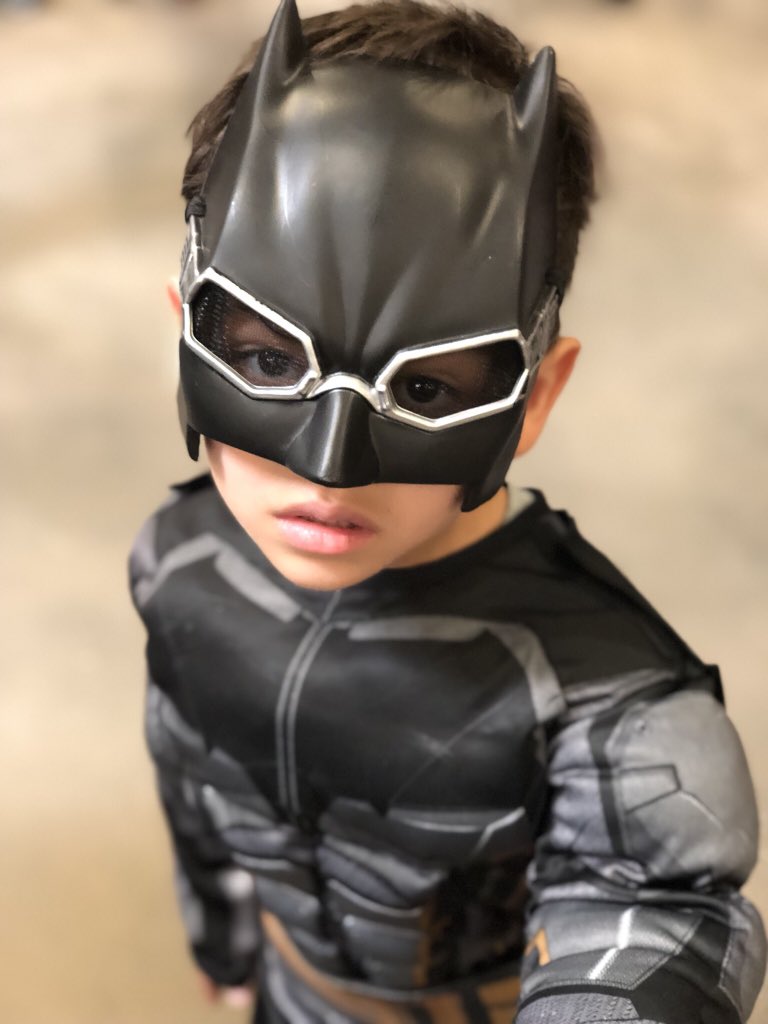 DGomey's tweet photo. @AcerAmerica Batman says this machine is 🔥 #PredatorBCCC https://t.co/c4JhhWQjS5