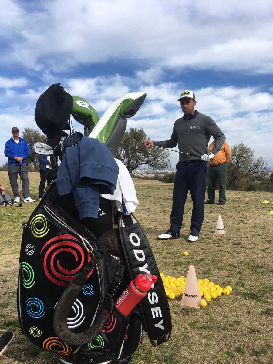 Muy buena la clínica que brindo <a href="/echeniquerafa/">Rafael Echenique</a> en Los Quebrachos Golf para la escuela de menores y adultos. Muchas gracias Rafa!!! #Golf #LosQuebrachosCountryGolf #SanLuis