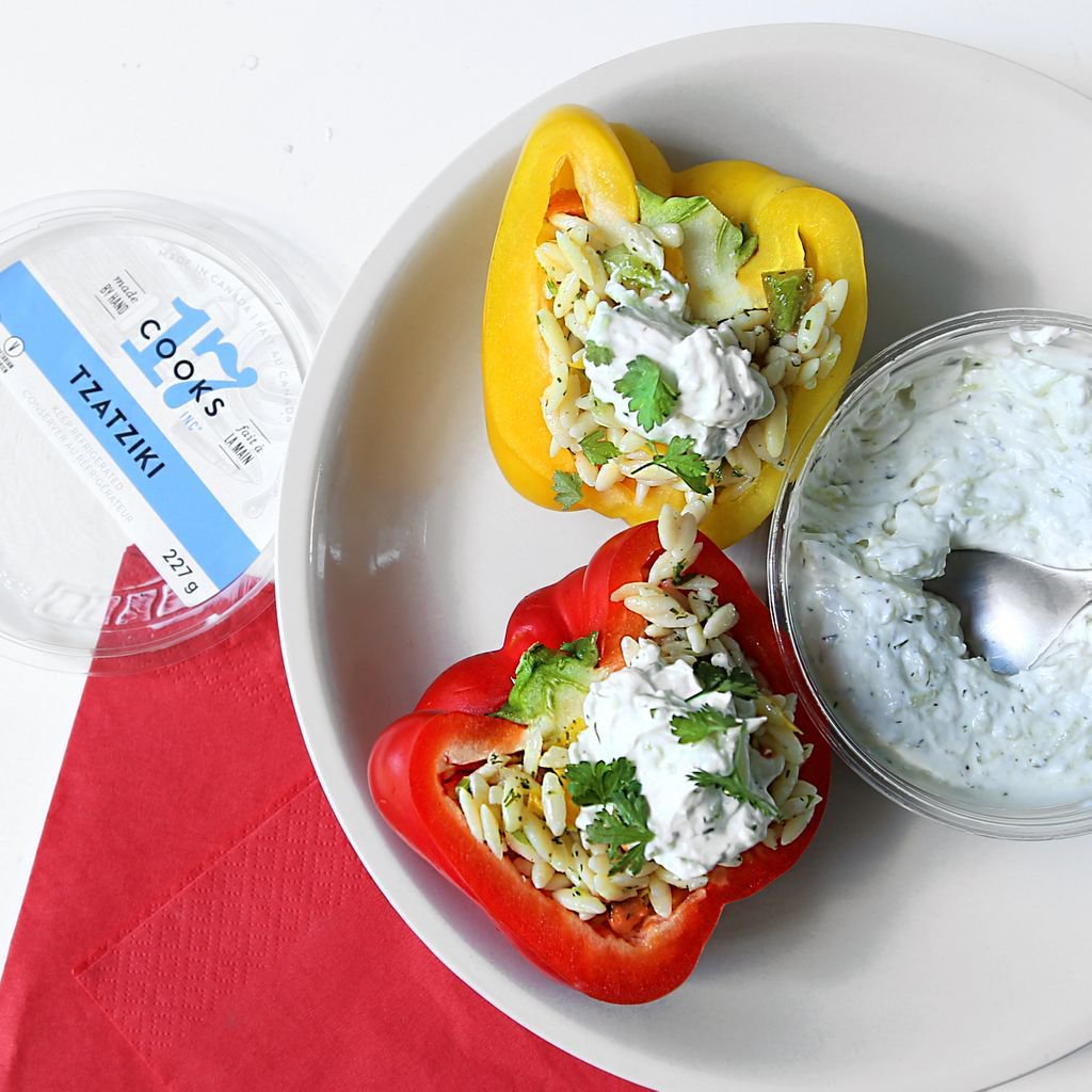 17Cooks's tweet photo. #Like if you're a stuffed pepper fan! ๐ ๐
#Recipe: Stuff peppers with Mediterranean orzo pasta salad, top with #17Cooks tzatziki , sprinkle herbs and #enjoy! https://t.co/WQZ1muhfuG