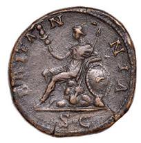 The image of #Britannia on modern British coins (mostly 50ps) was inspired by the depiction of her on #Roman coins, particularly those issued by Emperors #Hadrian & #AntoninusPius in the mid-C2AD - she has been shown armed with spear & sword since her earliest days #RomanCoins