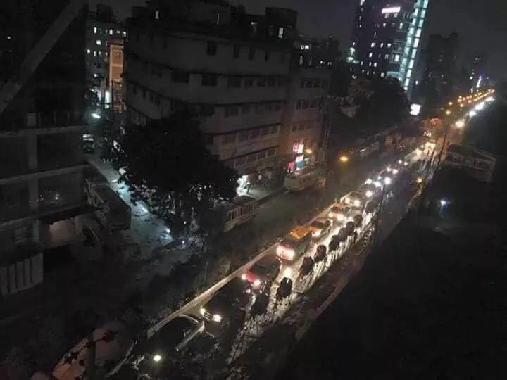 Wahiduzzaman21's tweet photo. School students took to streets in #Dhaka after some school-children were run over by unlicensed callous bus drivers. They caught unlicensed drivers and helped put the road traffic in a fine order unseen in the past. @cvoule @ForstMichel @UN_SPExperts @davidakaye @UNHumanRights https://t.co/Cnp7Z64Knh