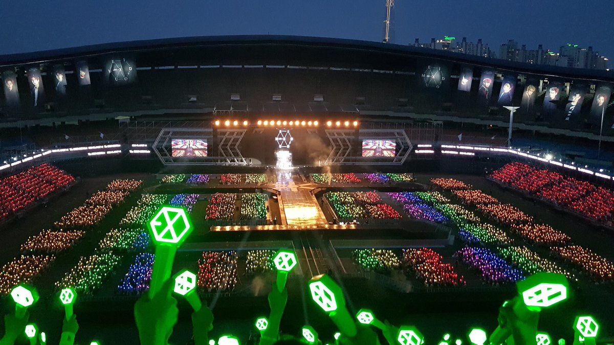 EXO_CHEN_TH's tweet photo. ❤ L-1485 ❤

Happy Birthday EXOL 🎉
ขอบคุณ EXOL ทุกคนที่เดินร่วมกันมาบนเส้นทางที่เต็มไปด้วยรอยยิ้ม เสียงหัวเราะ และมีบางครั้งที่เผชิญกับอุปสรรค ปัญหา เราก็ยังอยู่ด้วยกันจนวันนี้ มาจับมือเดินเคียงข้าง #EXO ไปด้วยกันนานๆนะคะ รัก ❤ 

#4YearsAsEXOL #weareoneEXOL #EXOL https://t.co/SFpXJr3aNq