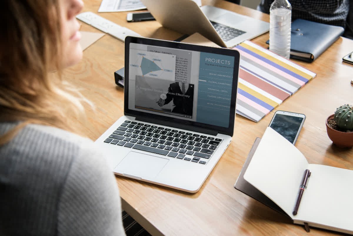 influencemags's tweet photo. What's one thing you could teach someone newer to #business than yourself? https://t.co/uD0RCYeUVd https://t.co/wXluYKrqI5