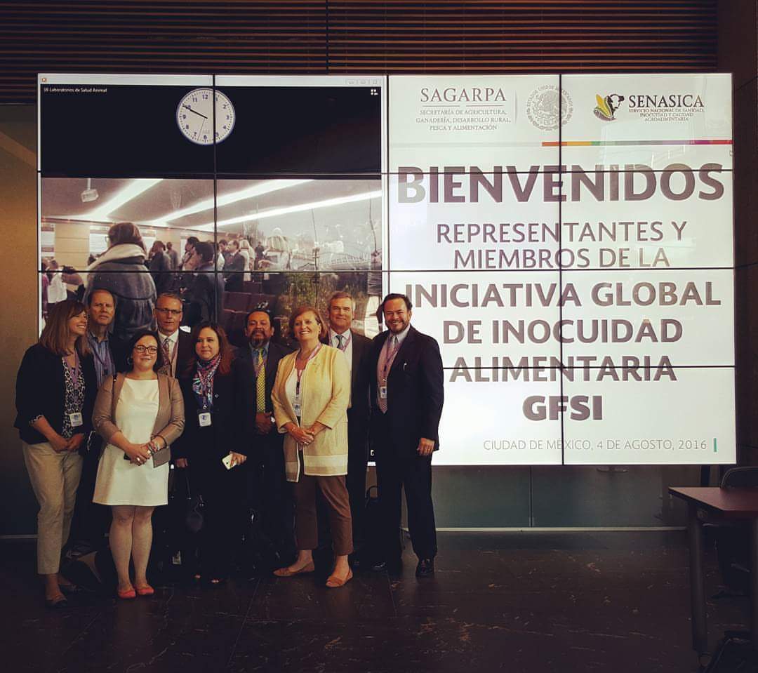 plopezcervantes's tweet photo. 4deagosto2016, inicio de los trabajos de colaboracion #GFSIMEXICO @myGFSI y @SENASICA Esta reunion ha traido muchos beneficios para nuestros productores, hemos crecido juntos en #inocuidad gracias @fragososh  @LizQuintero_ @BRC_Standards @SQFI @Luis_Saucedo_MX @lcruzg01 gran dia! https://t.co/H0UvJ2X4tR