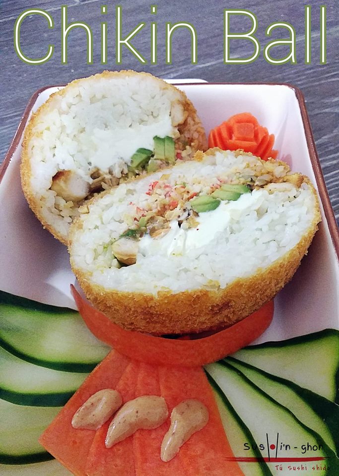 ComerEnCancun's tweet photo. Ya probaste la #SushiBola Chikin Ball? 😋😍
PD: Queso Filadelfia, Tampico, Pollo con chipotle y aguacate
PF: Empanizada
🍥🍘
#HoyComoSushi #YoSoYSushinghon #SushinghonCancun #Sushinghon https://t.co/gbrRuse8mq