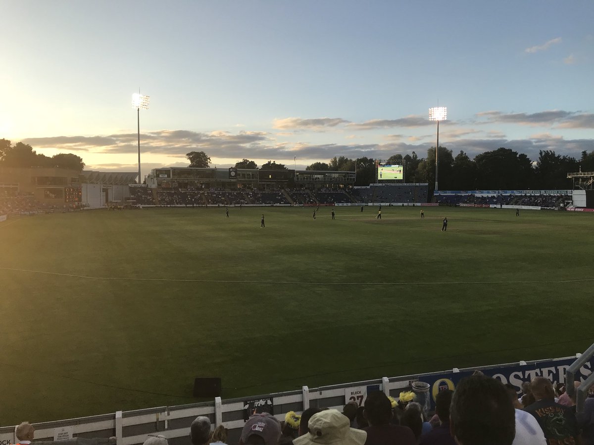 davidwilliams16's tweet photo. Enjoyable evening @GlamCricket ending in a great result.  Fantastic company @dylanjonesevans @Captain_Gareth Georgina Jones, Gemma Davies, Alex Jones, long live #supperclub https://t.co/gtREJtjAdk