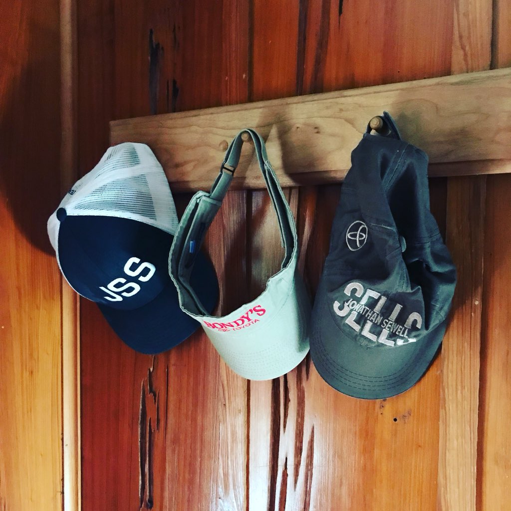 jsewellsells's tweet image. Headwear is a simple choice at the Sewell Sweet Spot Farm House.  

#housefullofproblemsolvers #wesolveproblems #JSS #jonathansewellsells #problemsolver