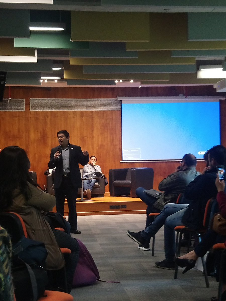 AdRi_CuBiLloS's tweet photo. La clave del emprendimiento está en la disciplina #EmpresariosenlaEAN @UniversidadEAN @mojimenez https://t.co/uV4SKopbbF