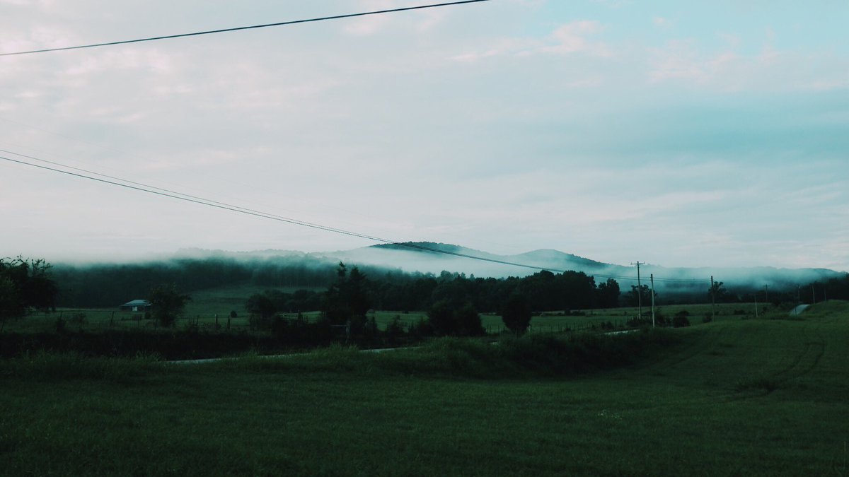 visualszn's tweet photo. 6:30AM, McMinnville, TN https://t.co/vDzJjLlHO3