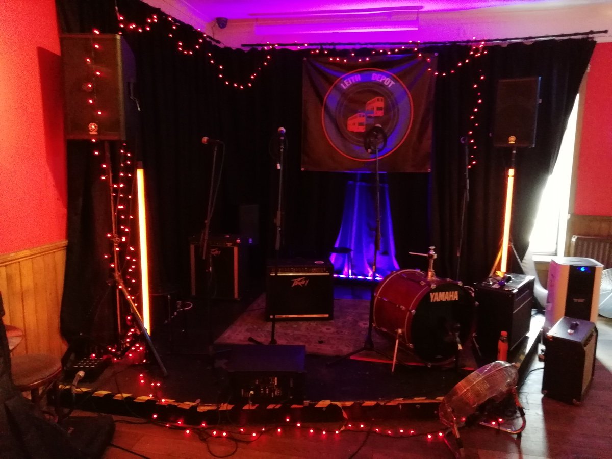 DustyOldCrows's tweet photo. The set up begins.... https://t.co/juw3JSodtV