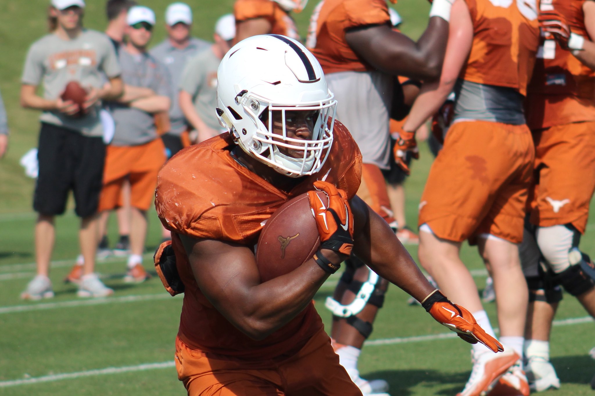 DjxP_BEUYAAzqyK.jpg?format=jpg&name=orig