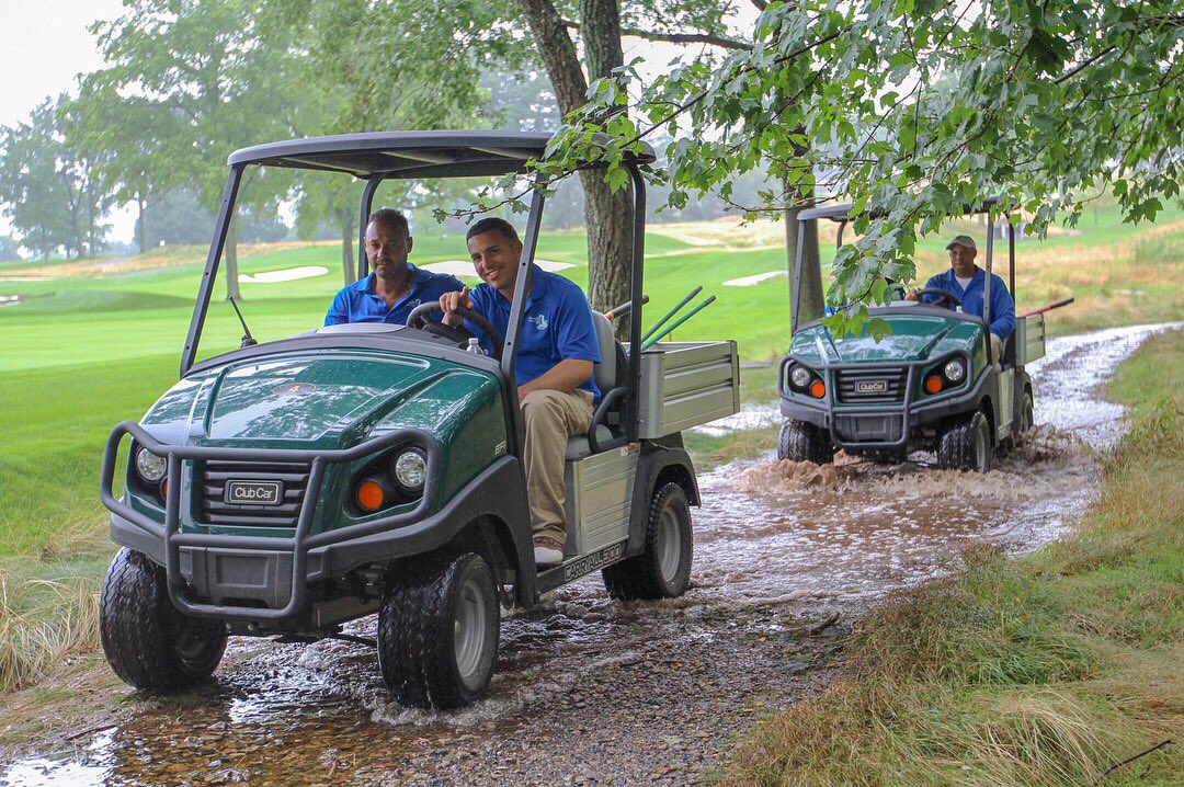 MGA1897's tweet photo. Matches will resume at 3:00 pm today thanks to the above-and-beyond efforts of @ArcolaCC Superintendent Paul Dotti and his spectacular crew. Despite being one of the toughest weather weeks of the summer, the Met Amateur will continue all thanks to their hard work and dedication. https://t.co/c36MWmjSNT