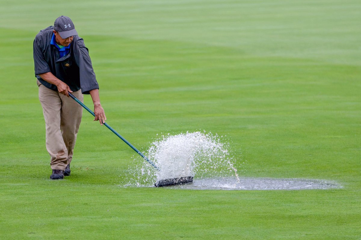 MGA1897's tweet photo. Matches will resume at 3:00 pm today thanks to the above-and-beyond efforts of @ArcolaCC Superintendent Paul Dotti and his spectacular crew. Despite being one of the toughest weather weeks of the summer, the Met Amateur will continue all thanks to their hard work and dedication. https://t.co/c36MWmjSNT