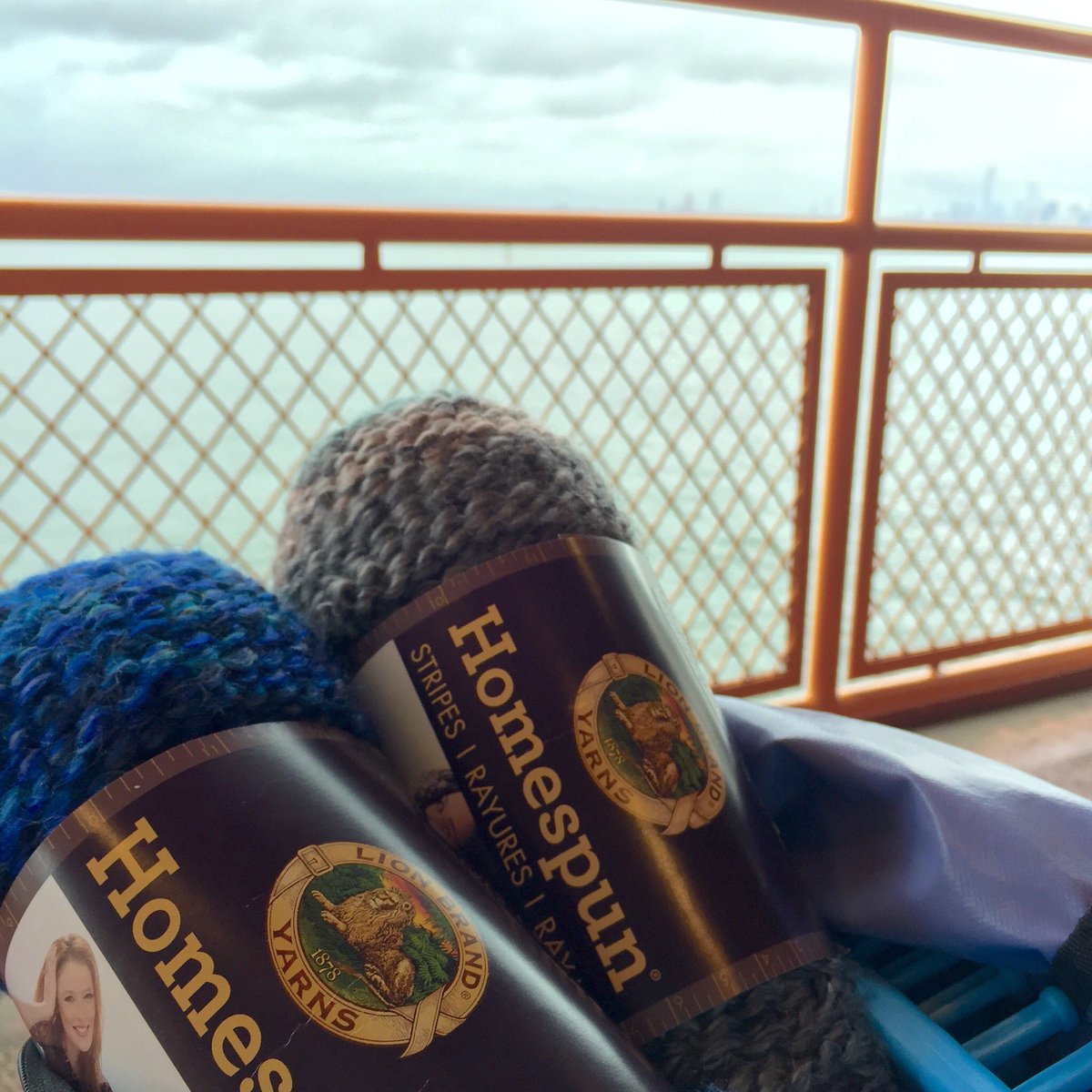 Taking the ferry into Manhattan today. Why not spend that time #loomknitting? We need a few more scarves to successfully complete our #ScarvesForSailors campaign so we’re knitting every chance we get ⛴🇺🇸❤️

#SupportOurSailors #USSVirginia #thankyouforyourservice