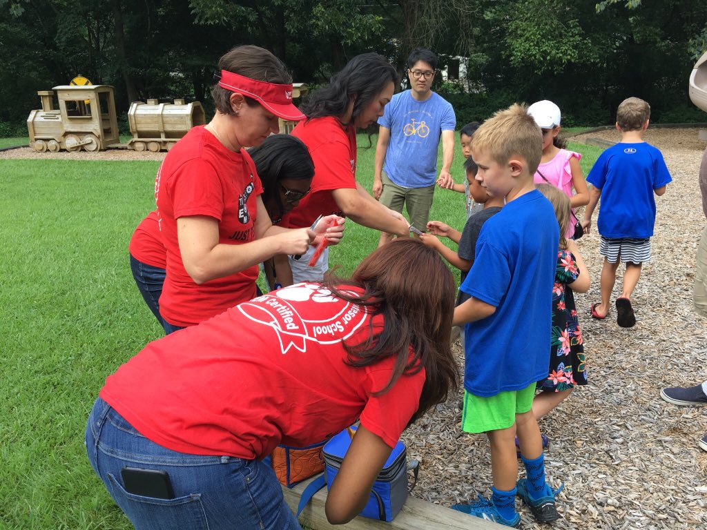MiaBradshawHR's tweet photo. It was great welcoming back the students and parents today!#WalkKnockTalk #DCSD https://t.co/TKrkAX6tHB