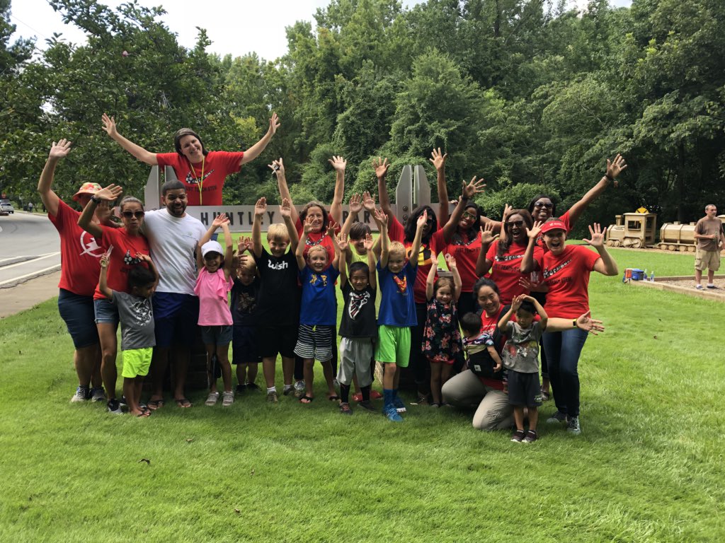 MiaBradshawHR's tweet photo. It was great welcoming back the students and parents today!#WalkKnockTalk #DCSD https://t.co/TKrkAX6tHB