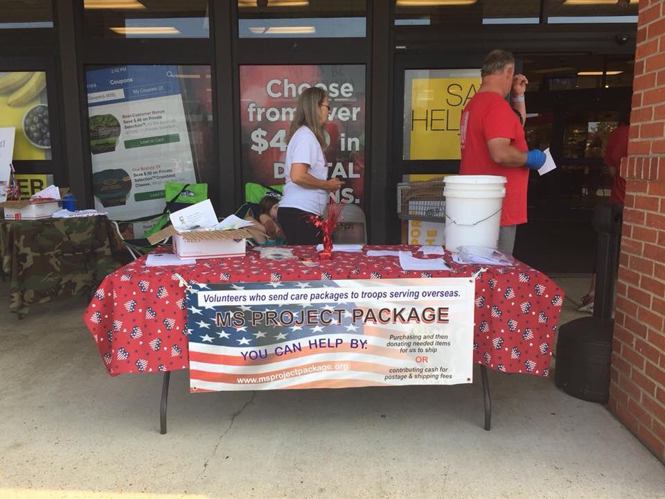 155Hhc's tweet photo. FRG members putting in work to ensure every Soldier gets a care package. https://t.co/Cr94FzSIpb #DixieThunder https://t.co/cqx6NwS2Pk