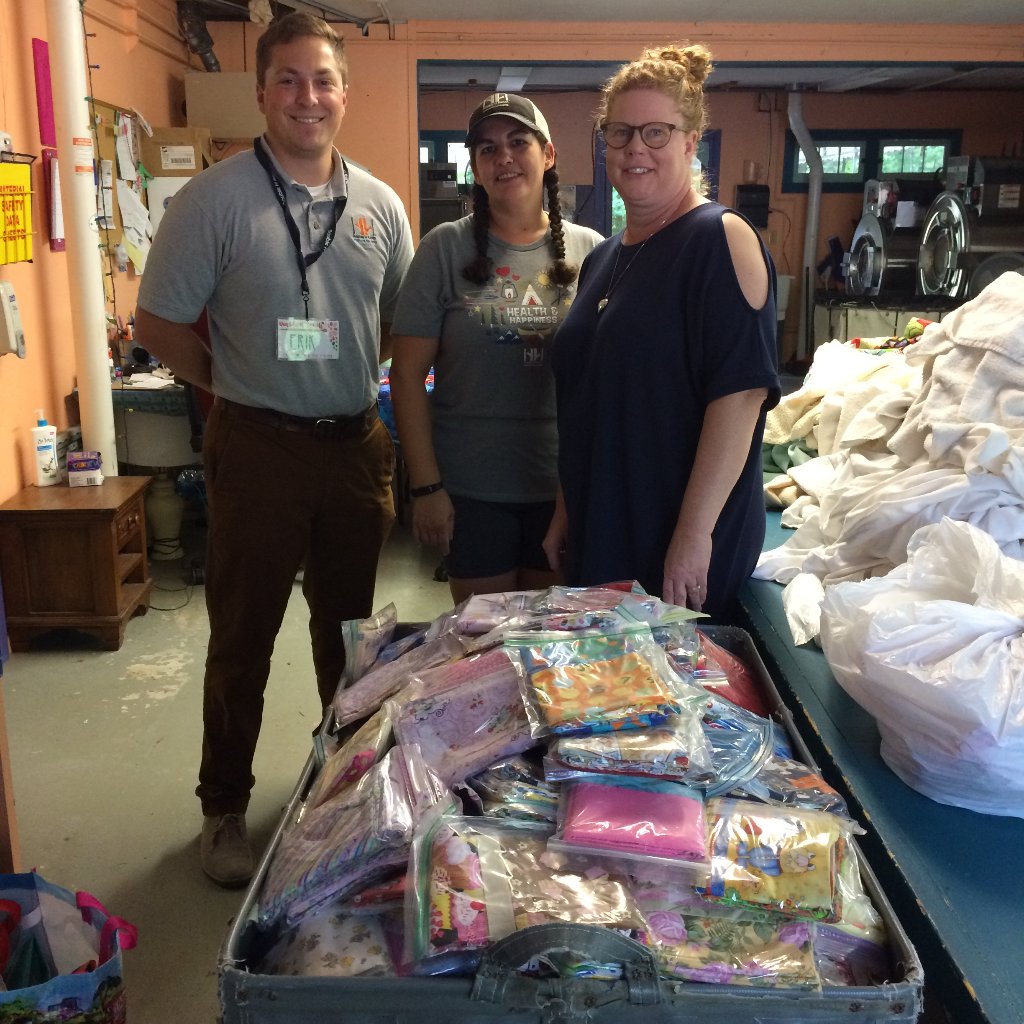 CaseForSmiles's tweet photo. Wow! Special delivery of 800 pillowcases. Huge shout out to all of the chapters who have shared our mission with Double H Ranch! #caseforsmile #doublehranch #volunteer https://t.co/5qWnCVqrhv