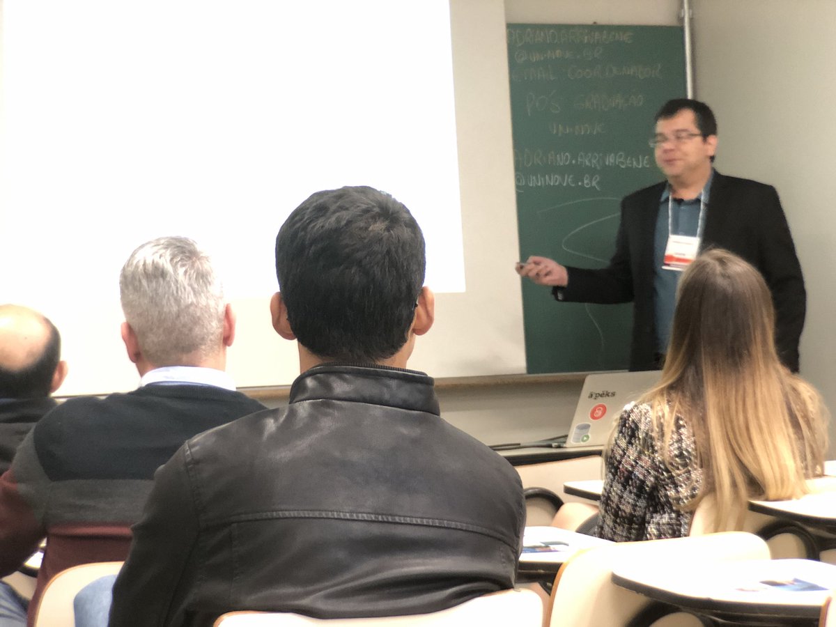 msewtz's tweet image. @andersonrf81 talking about APIs in @OracleAPEX 18.1 at the #guobtechday in São Paulo, Brazil #OracleDevTourLA18 #orclapex