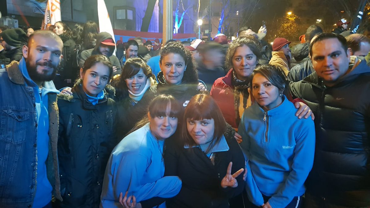 aricanaya1889's tweet photo. Día histórico para todos los compañeros d Comercio! presentación d nuestra lista #GranateMorada!La Renovación en Comercio tiene un conductor @RamonMuerzaSEC Sec Gral de Comercio 2018!!
#TodosSomosComercio
#UnidosPodemos
@amadomario @andreagalli33 @NievesTrujillo @lamorocha2522 https://t.co/c9HU2F2HnS