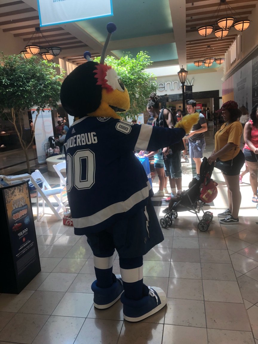 ThunderBugTBL's tweet photo. Great time at #WestshoreMall this afternoon! Had a blast playing some cornhole during the @TBParenting #BackToSchool event!!! >:) https://t.co/scvZbF3ytX