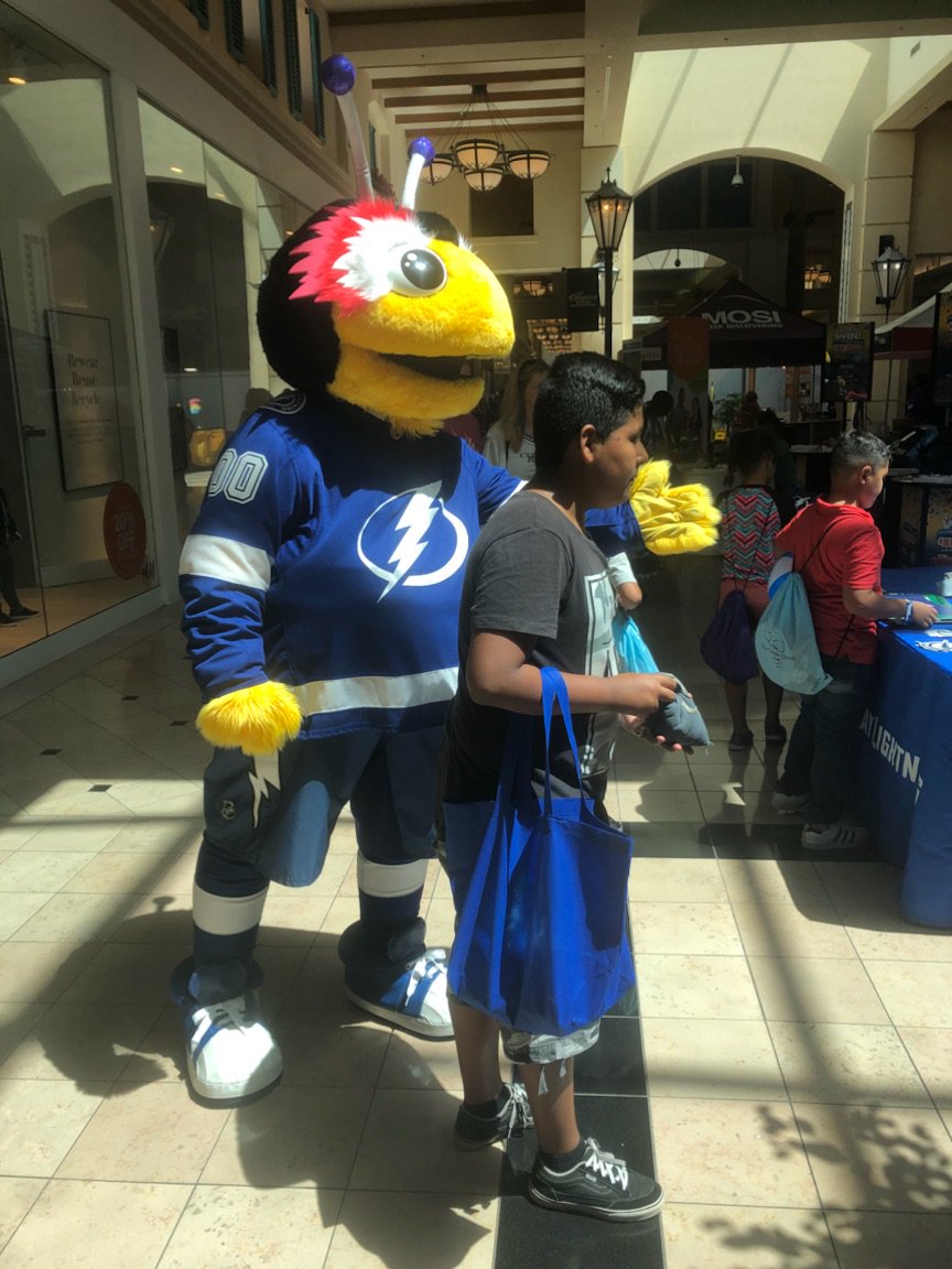 ThunderBugTBL's tweet photo. Great time at #WestshoreMall this afternoon! Had a blast playing some cornhole during the @TBParenting #BackToSchool event!!! >:) https://t.co/scvZbF3ytX