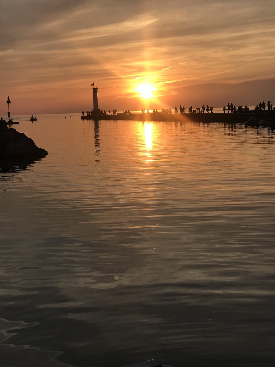 BiggiePrime's tweet photo. Good food and good views https://t.co/aYHwDmwyre