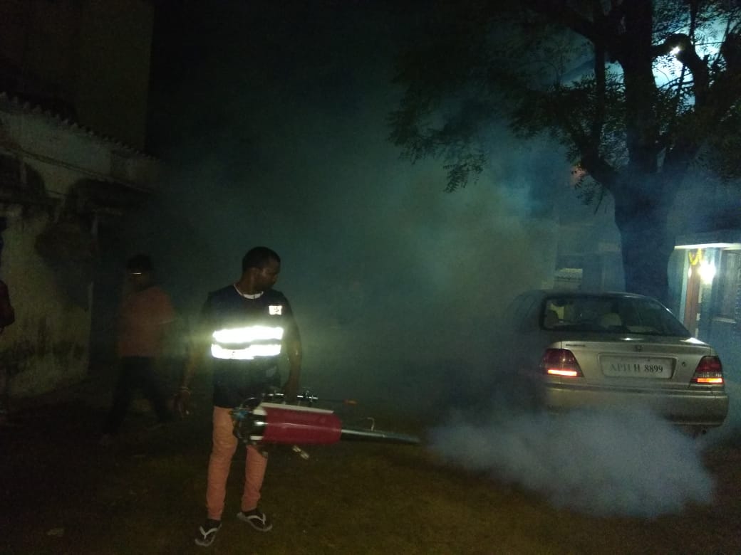 kz_senior's tweet photo. @MadireMadhu @ZC_Khairatabad @ChiefEntomolgst 
Today fogging done by ghmc entomology teams at Jafferguda https://t.co/fEQvVLS29k