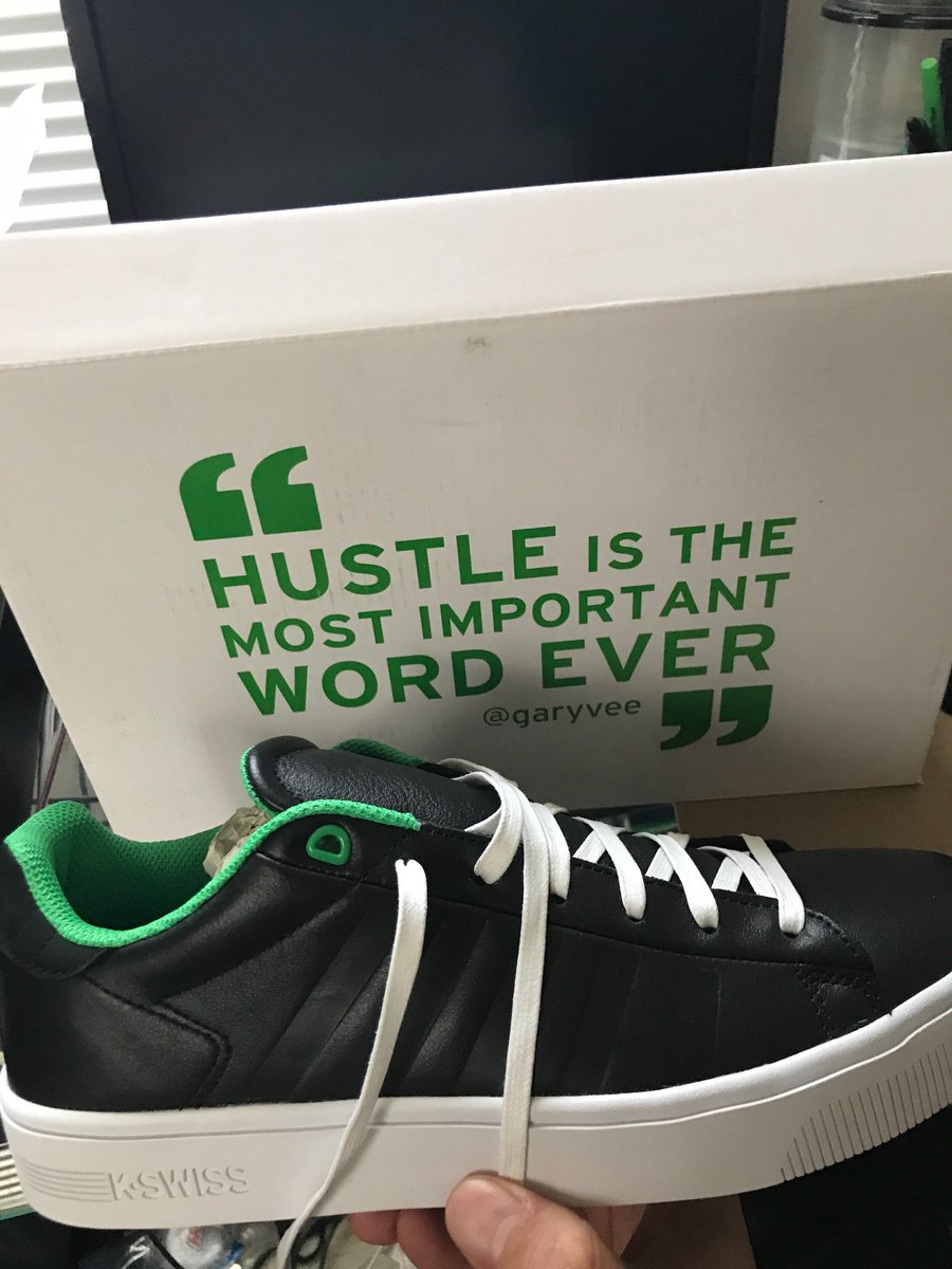 DreamLitePro's tweet photo. I’ve been down from the beginning. Tried to be @davidrocknyc for Braxton Miller was always told he’s never has time. #pickmegaryvee https://t.co/h5xNzlNaq4