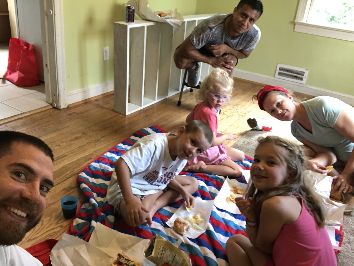 Notjoelcarter's tweet image. #Filippos picnic while we clean our rental in #WheatonMD.