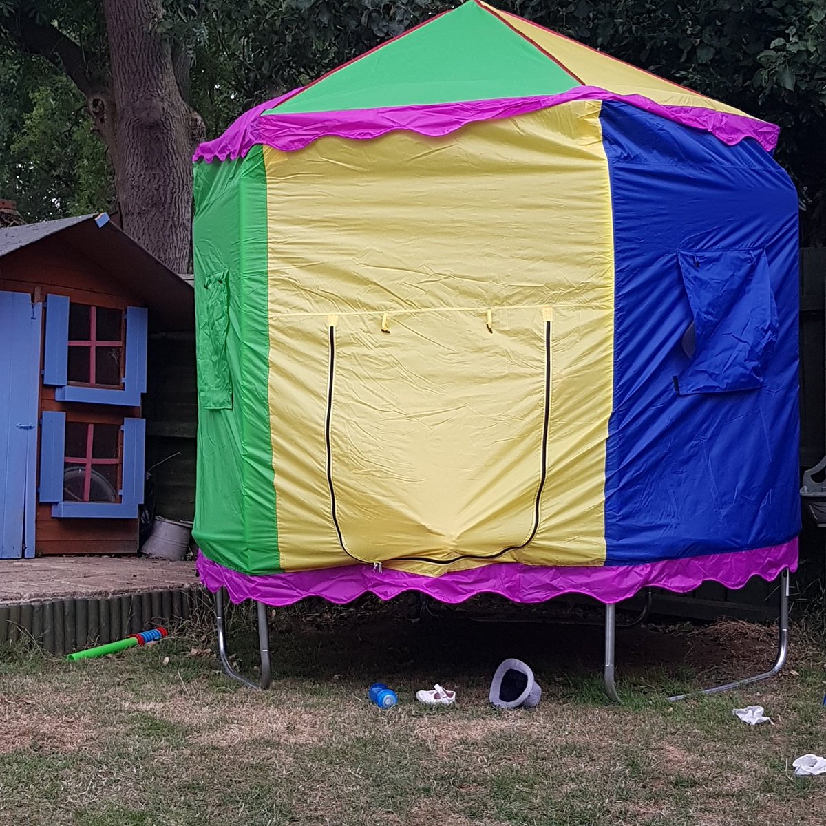 suzekav's tweet photo. So far the summer has swept me away with playdays, rainbows, children and gin. #forgottentwitter #summer #holidays #breakfromtheteacherlife https://t.co/goZcVdhnBf