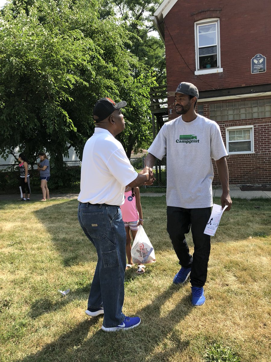 Thank you North Chicago for the warm welcome. Thanks to <a href="/ShieldsDems/">Shields Dems</a> <a href="/VanceDWyatt/">Vance D Wyatt</a> for organizing a strong contingent of #Democratic candidates and volunteers today. #twill
