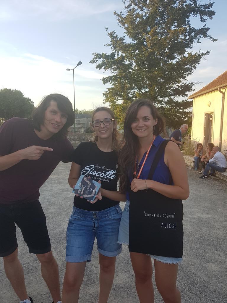 aliosefan's tweet photo. Quand tu as la chance de vous rencontrez @Alioseofficiel . . A vos photos les amis ! @assoUNSED belle échanges sur la maladie ! Le combat continue. https://t.co/dtvJ9HPsnL