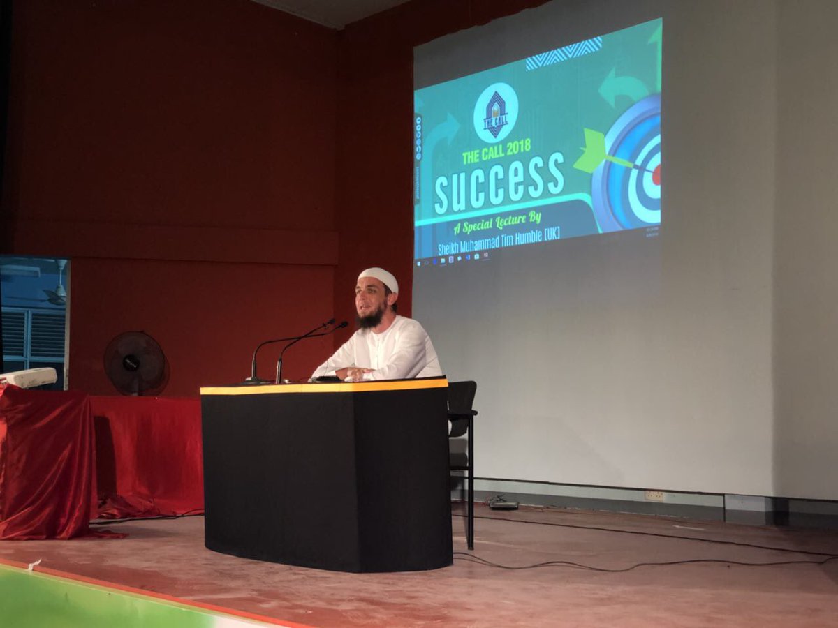 JAMIYYATHSALAF's tweet photo. Sheikh Muhammad Tim Humble’s lecture “Success” at Alif Dhaal Mahibadhoo, in association with Al Bayyinah. #thecall2018 https://t.co/O2efYCLLuO