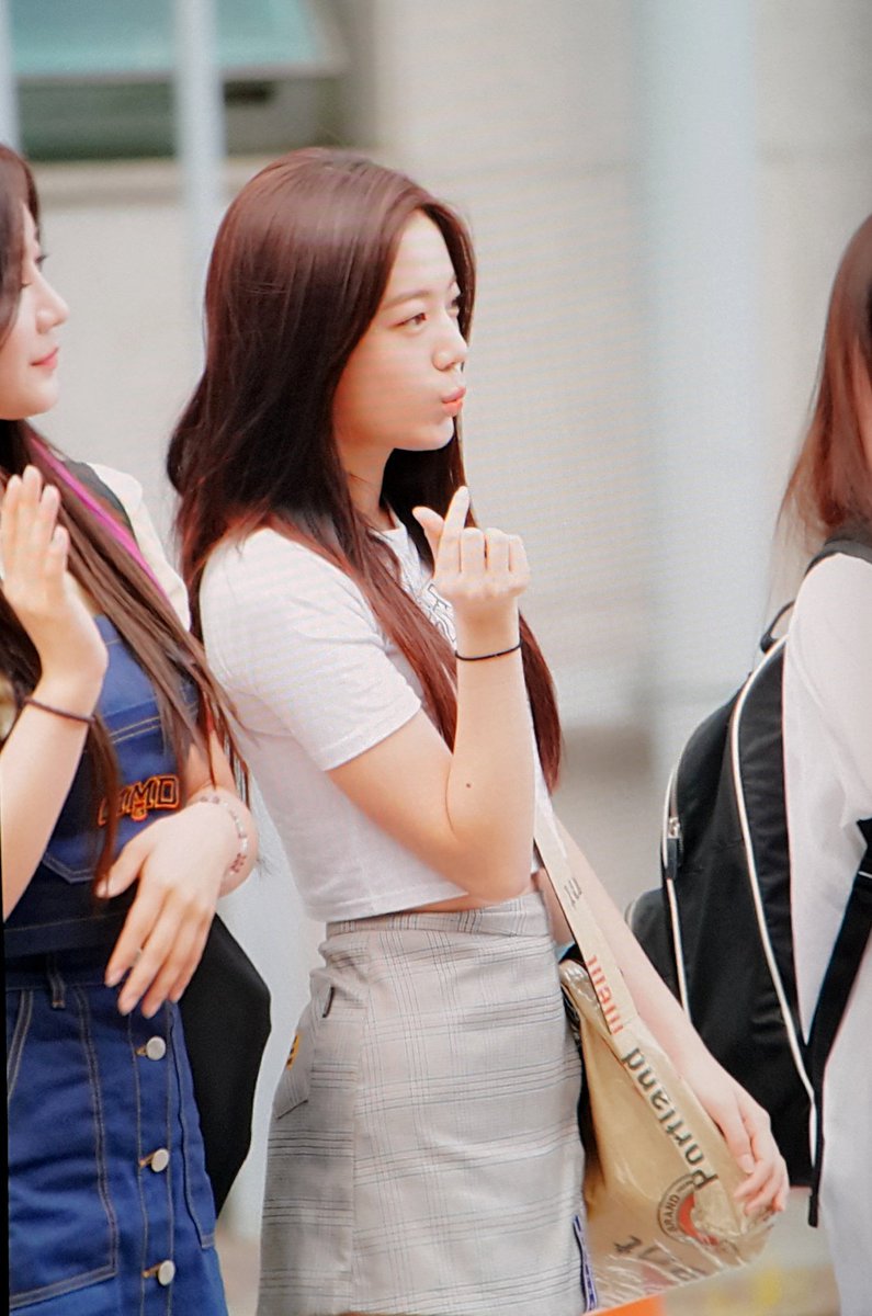 fromis_9_gyul's tweet photo. 20180805 장규리 프로듀스48 출근길 preview

#규리 #장규리 #gyuri #PRODUCE48 #프듀48 https://t.co/W4REyZL0WI
