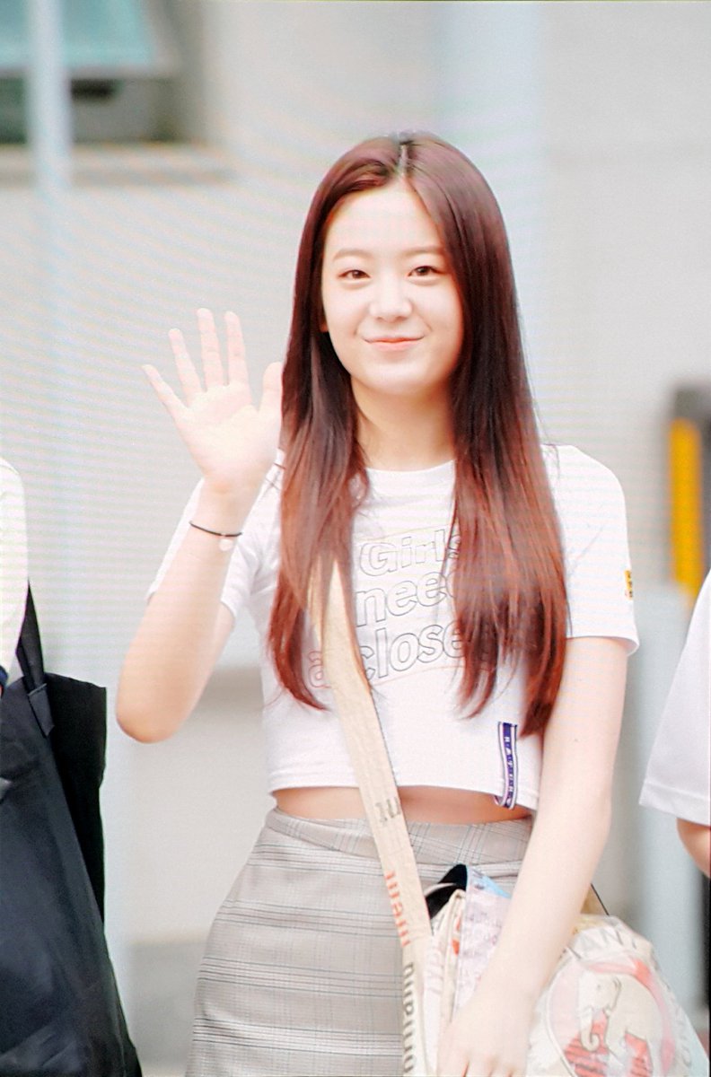 fromis_9_gyul's tweet photo. 20180805 장규리 프로듀스48 출근길 preview

#규리 #장규리 #gyuri #PRODUCE48 #프듀48 https://t.co/W4REyZL0WI