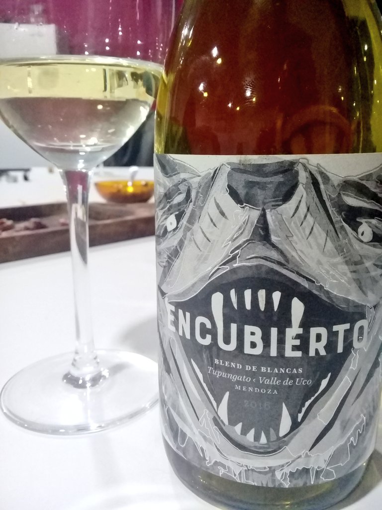 Largamos #G7 Muy rico blend de blancas de <a href="/fincalaescarcha/">Finca La Escarcha</a> Genial RPC! Pinta para larga la noche! Salud!