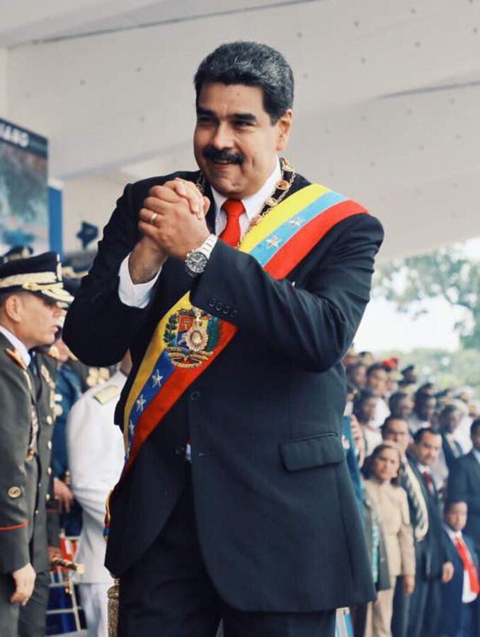 Condenamos el cobarde atentado contra nuestro Presidente <a href="/NicolasMaduro/">Nicolás Maduro</a>. La derecha irracional no podrá con la unidad del pueblo, la FANB y la firmeza del Jefe de Estado! #RevoluciónIndestructible