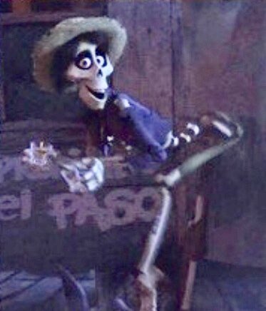 ( ͡° ͜ʖ ͡°)  “ Oye Imelda, ~ want to feel some of these bones? “