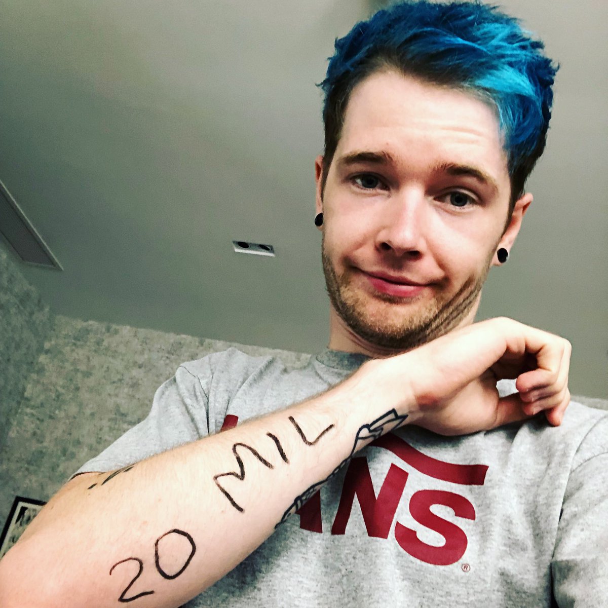 dantdm tattletale dantdm tattletale