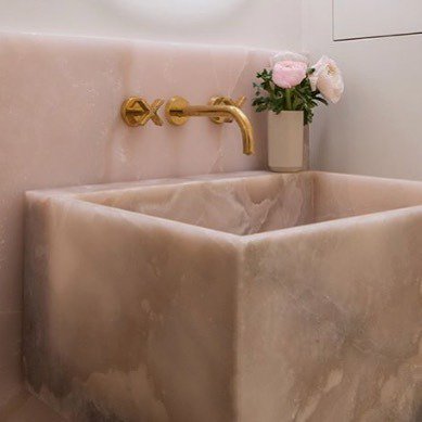 greenandmustard's tweet photo. The amazing custom made onyx pink sink. @elizabeth_roberts_architecture 📷 @dustinaksland #summerinterior #plasterpink #summerinspiration #interiordesign #interiors #interiorstyle #interiorstyling #interiorinspo #homedecor #homestyle #homedesign #hom… https://t.co/MeLxwRtro7 https://t.co/AERgDryvUX