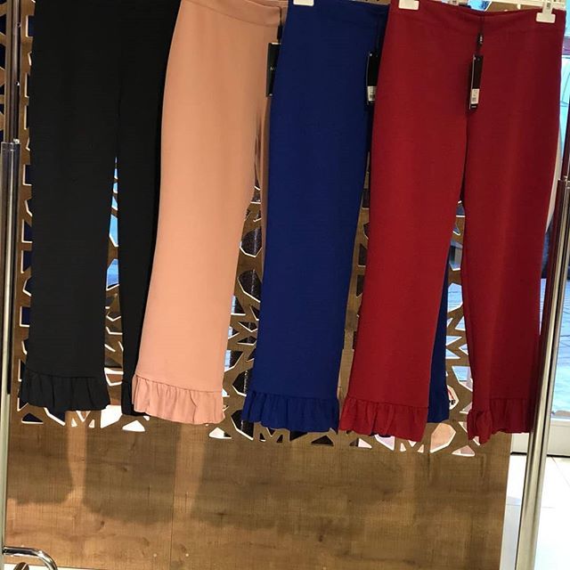 🌟Kod al1010107450 Bayram kampanyası 😍😍😍
🌟 Paçası fırfırlı pantolon 🌟 Boy 95 cm
🌟 1.sınıf krep kumaş
🌟 36-38-40-42
🌟 Siyah Pudra Saks Kırmızı renkler
🌟  kargo bedava 65 tl ift.tt/2HvXQpM