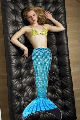 I want to wish a happy birthday to everyone\s favorite mermaid, Rachel Miner.  